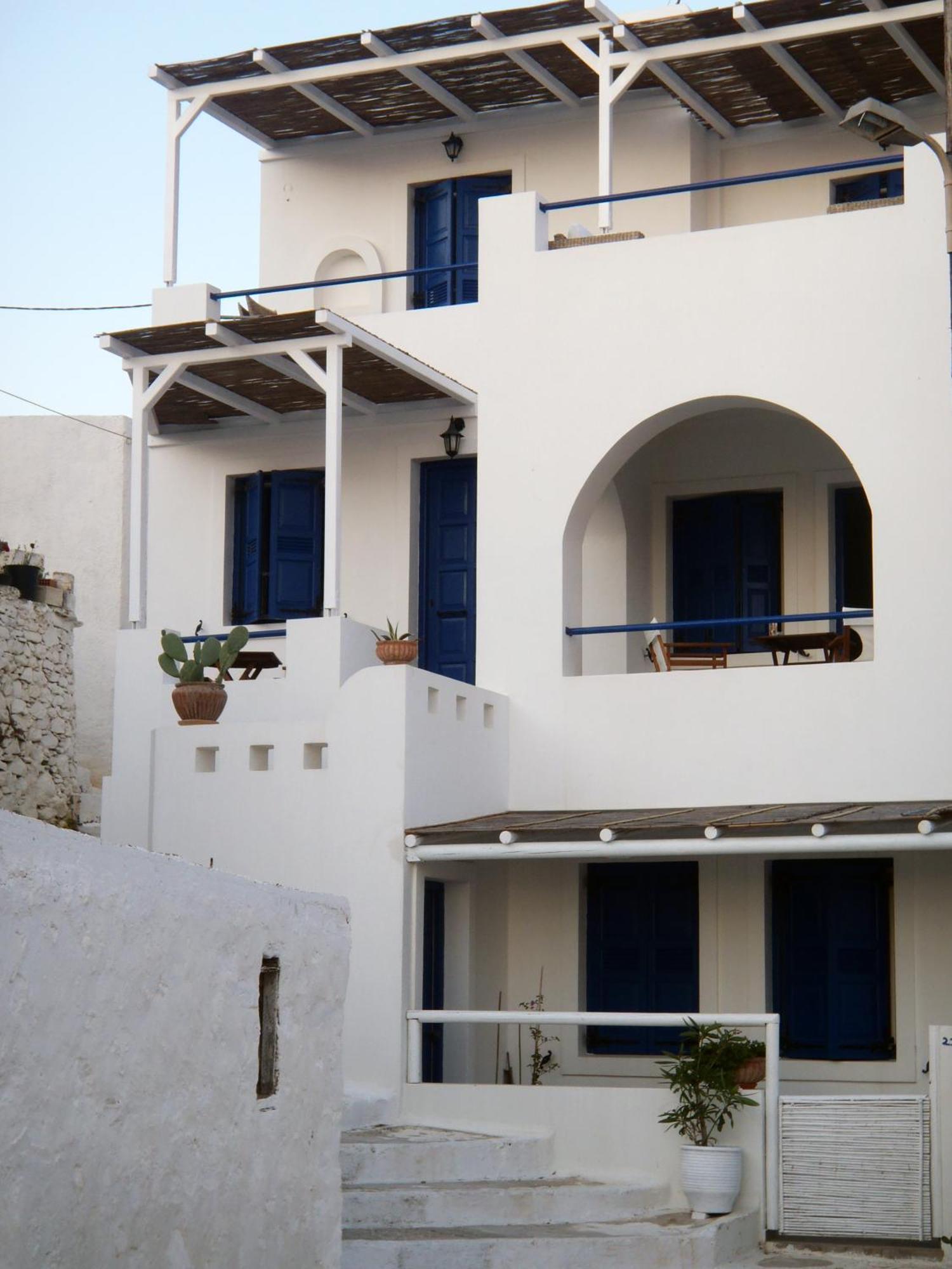 Plori Studios And Apartments Эгиалис Экстерьер фото