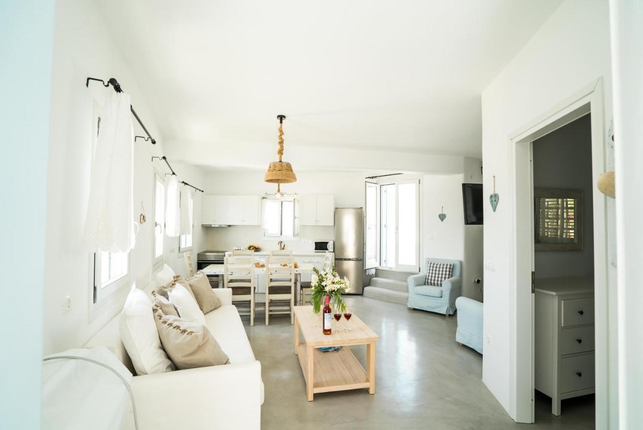 Plori Studios And Apartments Эгиалис Экстерьер фото